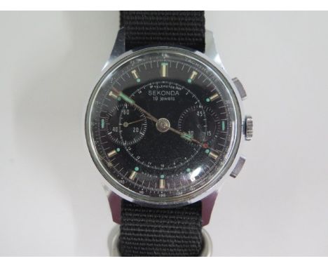 A Seconda 3017 chronograph USSR vintage watch - in working order - missing chrono - 45 sec subdial hand 