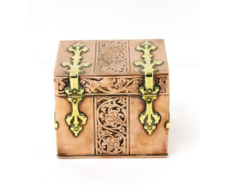 AN ARTS &amp; CRAFTS COPPER AND BRASS TEA CADDY 10cm wide x 8.5cm deep x 8.5cm high 
