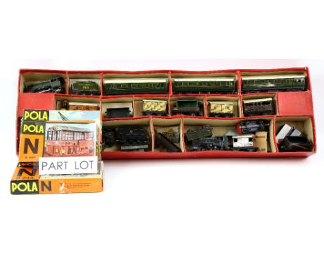 Trix Twin tin-plate Express Passenger Train No. 5/334 with Southern Locomotive and tender 763, three carriages, rolling stock