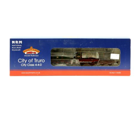 Bachmann 00 gauge 'City of Truro' locomotive and tender, green livery, 1:76 scale, made for the National Railway Museum, boxe