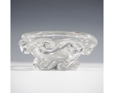 This Baccarat crystal bowl showcases the Louxor design, featuring elegant swirling patterns and intricate craftsmanship. The 