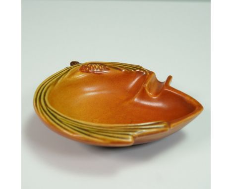 Vintage Roseville Pottery ashtray in the Pinecone Brown pattern, shape number 499. This mid-century ceramic ashtray features 