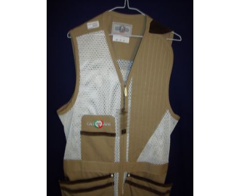 Brand new ex shop stock Castellani beige and white shooting vest L.H size 40