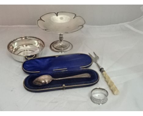 Five pieces of hallmarked silver to inc comport, bowl, muffin fork, napkin ring and cased spoon