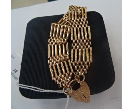 A 9ct six-bar gate bracelet