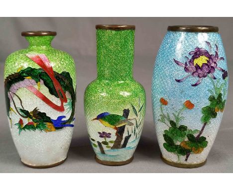 3 Cloisonné Vasen Japan. Alt. Die Grünen mit Marke.Bis 9,5 cm hoch. Handarbeit. Zellenschmelz oder Zellenemail. Imperialer Dr