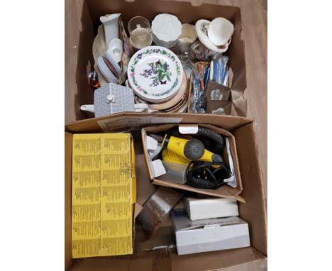 2 BOXES CONTAINING ROYAL WORCESTER COLLECTORS PLATES ETC