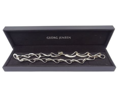 Georg Jensen Infinity silver necklace 452, hallmarked, boxed with original receipt Condition Report Click here for further im