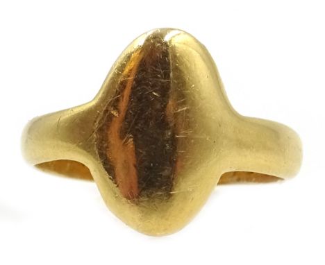 18ct gold (tested) signet ring, inscribed 29.12.24, approx 