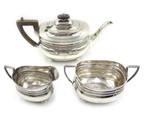 Edwardian silver three piece tea set by Harrison Brothers and Howson, Sheffield 1901 approx 31oz Condition Report Click here 