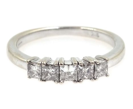 White gold five stone diamond ring, hallmarked 18ct Condition Report Approx 3gm, size K-L