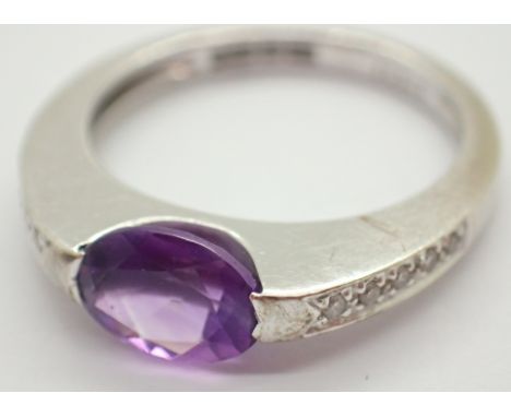 9ct white gold amethyst and diamond set ring size M 2.9g