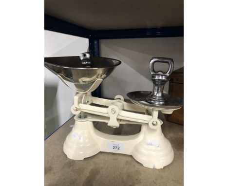 A SET OF SCALES WITH WEIGHTS