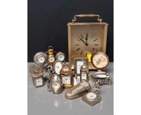 LOT CONTAINING WILLIAM WIDDOP BRASS QUARTZ CARRIAGE CLOCK WITH 12 MINATURE BRASS CLOCKS