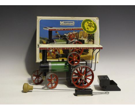 A Mamod TE1A traction engine, boxed with instructions (some playwear, box creased and scuffed).Buyer’s Premium 29.4% (includi