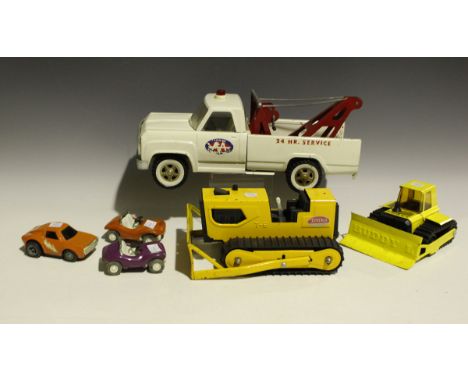 Five Tonka vehicles, comprising a breakdown pick-up truck, a bulldozer and three cars, together with a Buddy L bulldozer (pla