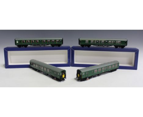 A Bachmann Branch-Line gauge OO No. 31-426 Class 411 4 car EMU set, boxed.Buyer’s Premium 29.4% (including VAT @ 20%) of the 