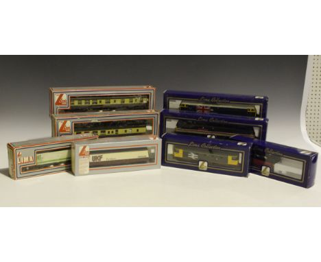 A collection of Lima gauge OO/HO railway items, including an L205184 Class 47 diesel locomotive 'Saint Aidan', six other loco