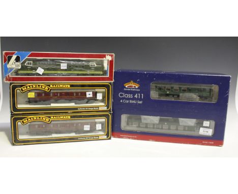 A Bachmann Branch-Line gauge OO No. 31-426A Class 411 4 car EMU set, a No. 31-954 Class A4 locomotive 'Sir Nigel Gresley' and