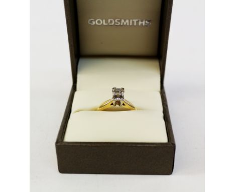Diamond single stone ring hallmarked 18ct Condition Report Click here for further images, condition, auction times & delivery
