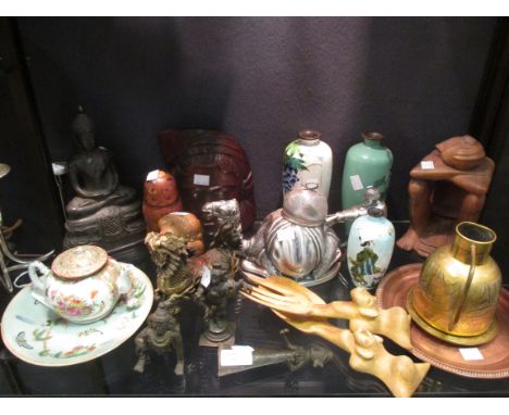 A novelty teapot of an Arab and camel and a collection of Oriental items (19)  