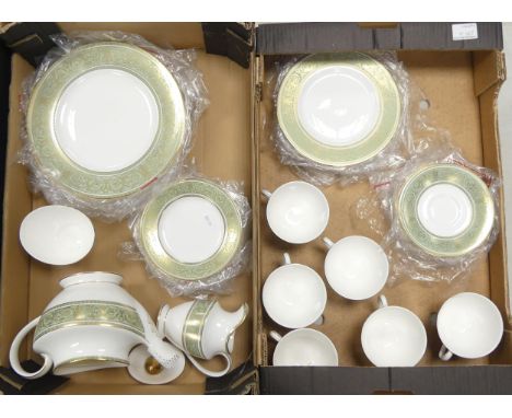 Royal Doulton English Renaissance tea and dinnerware to include 7 side plates, 4 saucers, 6 cups, 6 salad plates, 6 dinner pl