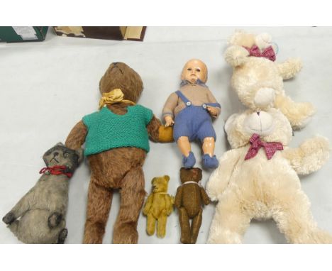 A vintage jointed doll , vintage cat, jointed large bear and two smaller ones with two modern tender moments bears ( 1 tray)