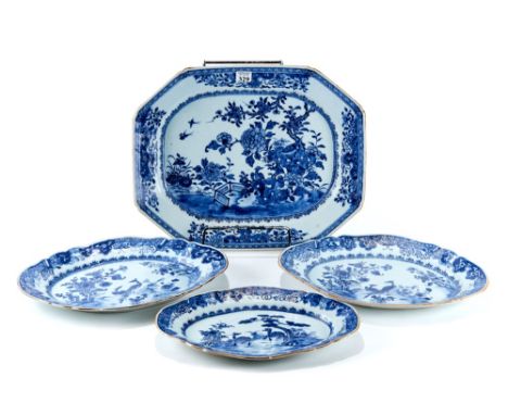 AN EARLY 19th CENTURY CHINESE NANKIN BLUE AND WHITE MEAT PLATE, of canted corner form decorated with birds on flowering bough