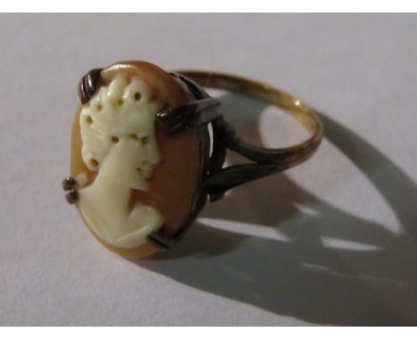 9ct GOLD CAMEO RING 