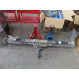 WILKO 'MT054' Tow Bar and 2 x Vehicle Jacks