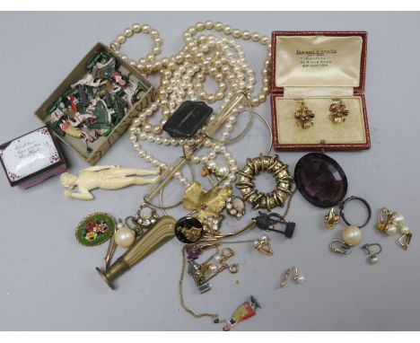 A quantity of mixed items including a pair of 9ct gold earrings, Satffordshire enamel patch box etc.