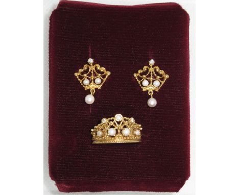 Diamond and pearl crown ring and earrings set in 18ct gold.  'The Royal Crown Tiara and Earrings' Stuart Devlin.  Ring size J