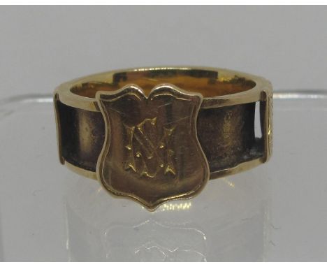 Victorian 18ct gold mourning ring, having three panels engraved with scrolling foliage and engraved initials to the top with 