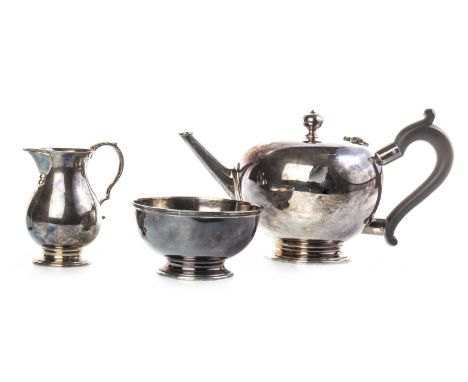 GEORGE V SILVER THREE PIECE TEA SERVICE, maker Ellis &amp; Co, Birmingham 1932, comprising tea pot, sugar and cream, the tea 