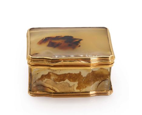 A Continental gold mounted moss agate snuff box,   19th Century, composed of moss agate panels within a reeded gold frame. Th