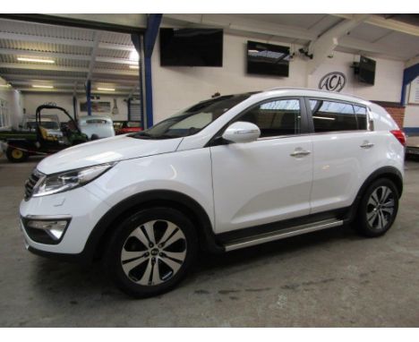 Make &amp; Model: Kia Sportage 3 CRDiDate of Reg: FP63 DEUColour: Whitecc: 1685MoT: 29-11-2021Fuel Type: DIESELMileage: 93kTr