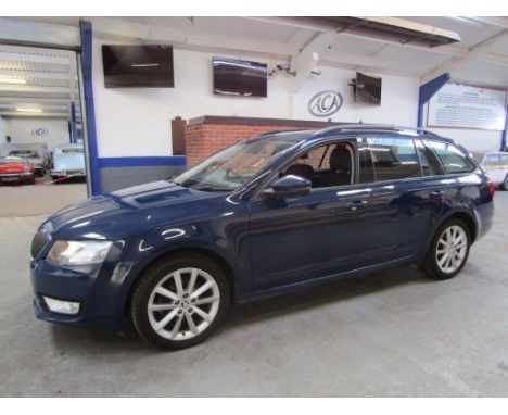 Make &amp; Model: Skoda Octavia Elegance TDi CRDate of Reg: DE15 GMGColour: Bluecc: 1598MoT: 11-10-2022Fuel Type: DIESELMilea