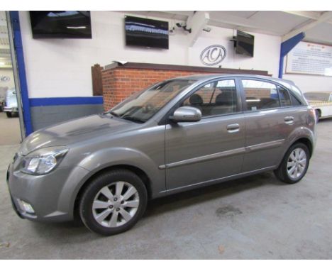 Make &amp; Model: Kia Rio Graphite CRDIDate of Reg: EJ60 HGAColour: Silvercc: 1493MoT: 22-03-2022Fuel Type: DIESELMileage: 13