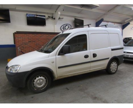 Make &amp; Model: Vauxhall Combo 1700 CDTIDate of Reg: VK56 XJBColour: Whitecc: 1248MoT: 10-12-2021Fuel Type: DIESELMileage: 
