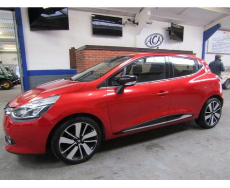 Make &amp; Model: Renault Clio D-Que S M-NavDate of Reg: FJ63 FWPColour: Redcc: 1461MoT: 28-08-2022Fuel Type: DIESELMileage: 