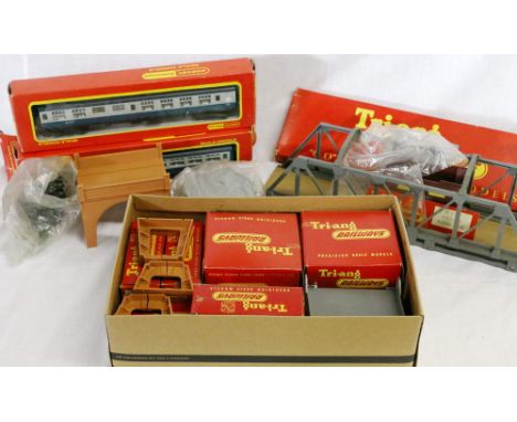 Tri-ang and Hornby OO gauge model railways including electric train set RAX boxed comprising Princess Elizabeth locomotive et