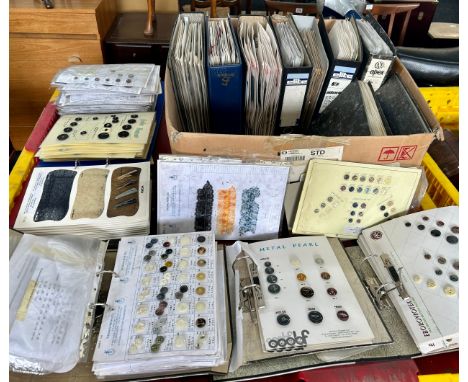 Large selection of assorted vintage and later buttons etc 