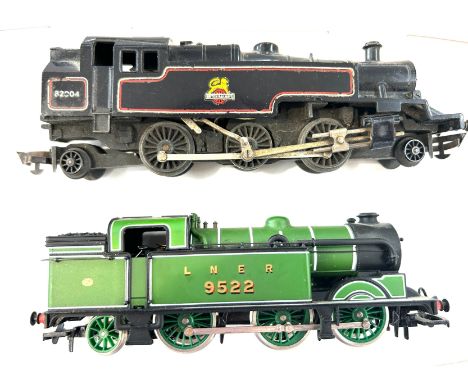 Hornby 82004 engine and a  Hornby LNER 9522 engine