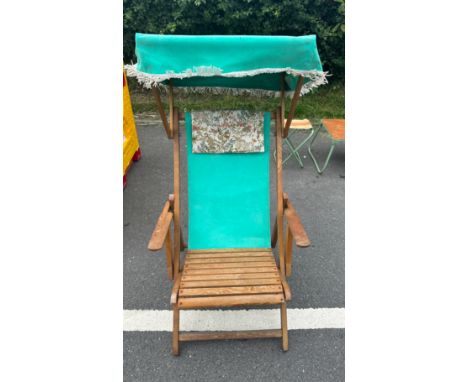 Vintage wooden decking chair with sun protector 