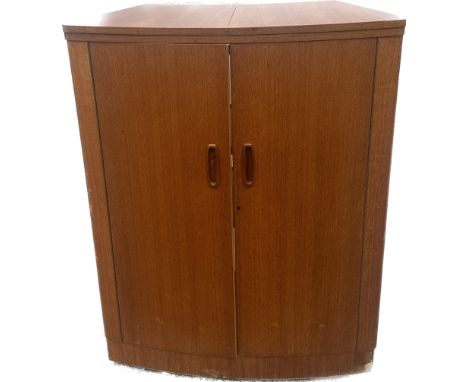 Vintage teak cocktail cabinet, approximate measurements: Height 42 inches, Width 32.5 inches, Depth 18 inches