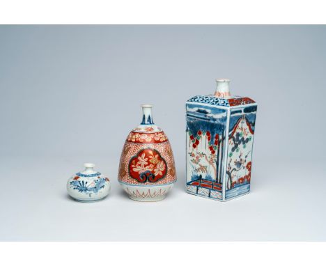 Full title: Two Japanese Imari bottles and a vase with floral design, Edo/Meiji, 18th/19th C.Description:H 22,3 - 6,4 cm (the