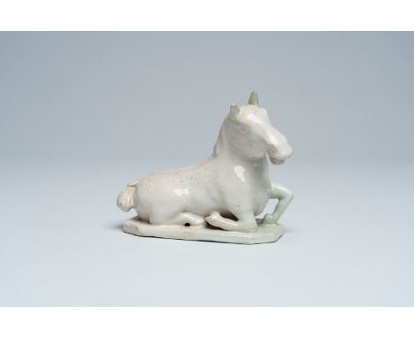 Full title: A Dutch Delft white model of a horse, 18th C.Description:H 10,4 - L 13,1 cm The absence of a condition report doe