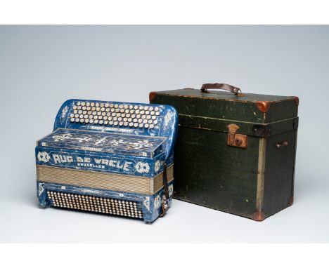Full title: A Belgian 'August De Waele' chromatic accordion with button keyboard and box, ca. 1930/40Description:H 48,5 - L 3
