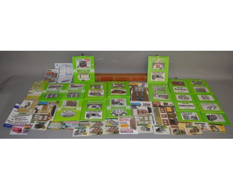 OO Gauge. A mixed group of Trackside Accessories including 22 cardboard Kits and Building Materials by Metcalfe and SuperQuic