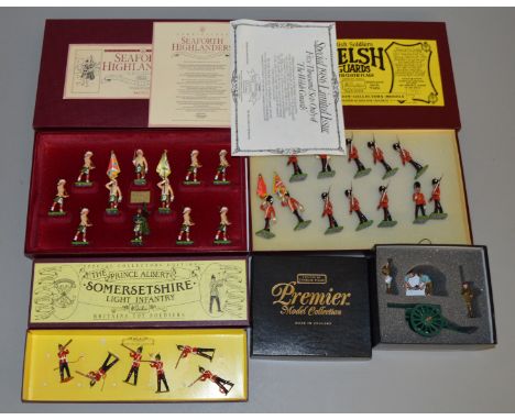 4 boxed Britians soldier figure sets, #9912 British 6 inch Howitzer with Khaki Detachment 1914-1918, #8804 Somerset Light Inf